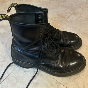 Dr. Martens Leather 1460 Boots in Black- used
